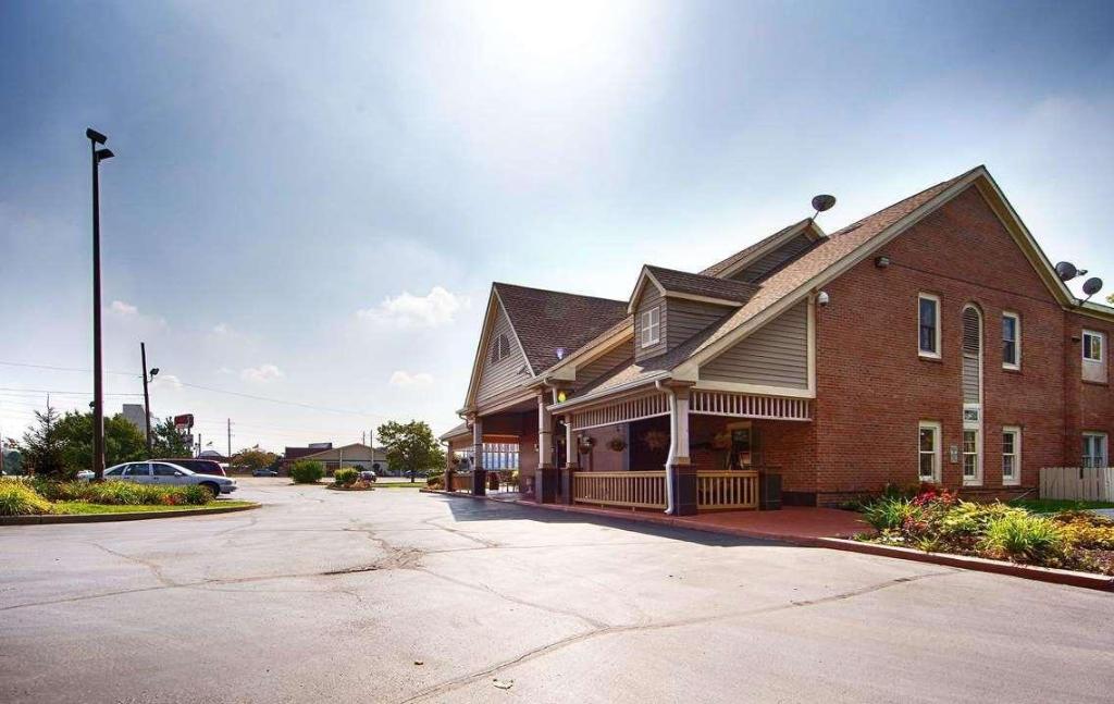 Baymont by Wyndham Indianapolis Northwest - main image