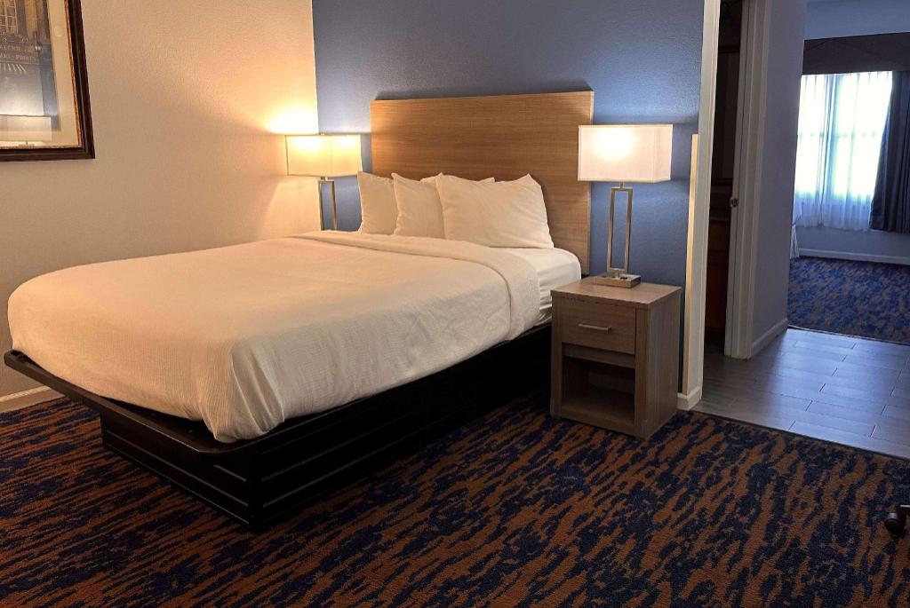 Baymont by Wyndham Indianapolis Northwest - image 4