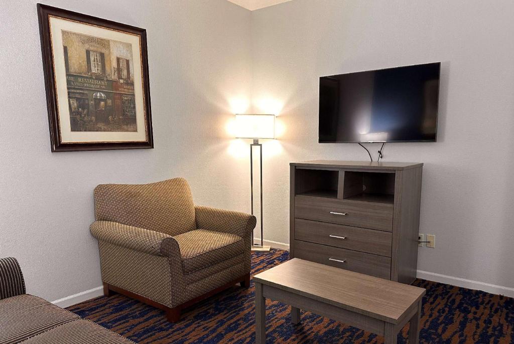 Baymont by Wyndham Indianapolis Northwest - image 7