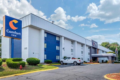 Comfort Inn South - image 3