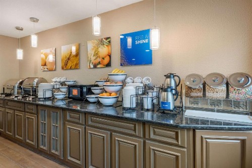 Comfort Inn South - image 31