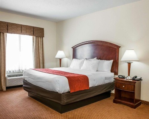 Comfort Suites near Indianapolis Airport - image 11