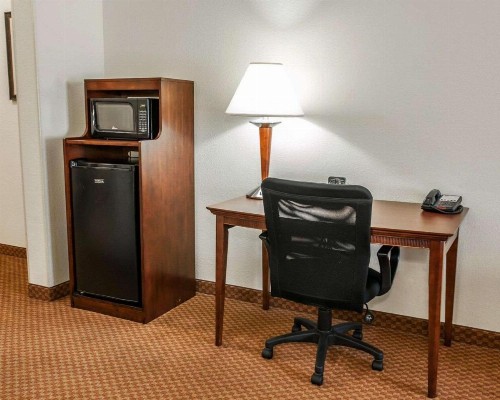 Comfort Suites near Indianapolis Airport - image 14
