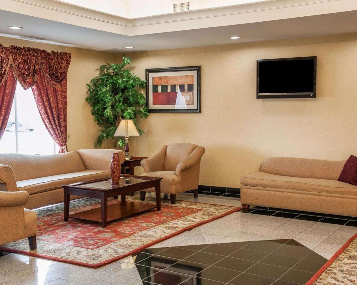 Comfort Suites near Indianapolis Airport - image 3