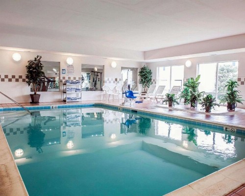 Comfort Suites near Indianapolis Airport - image 7