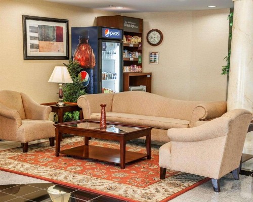 Comfort Suites near Indianapolis Airport - image 8