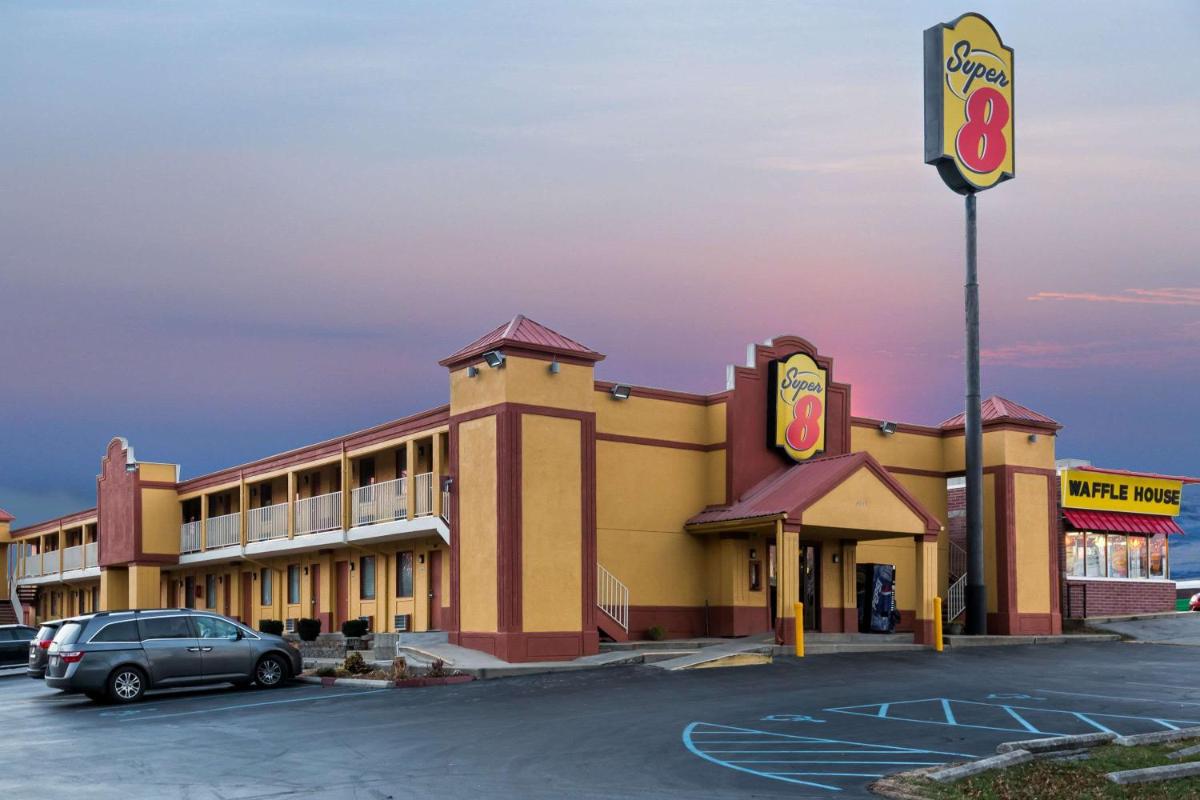 Super 8 by Wyndham Indianapolis - main image