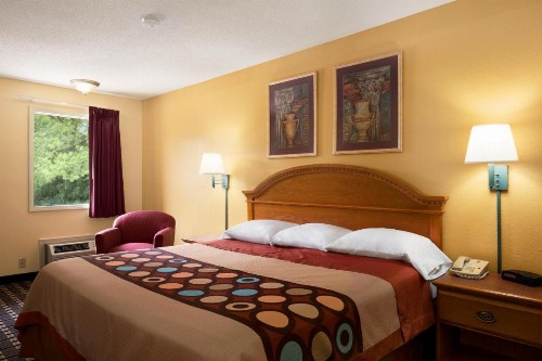 Super 8 by Wyndham Indianapolis - image 21
