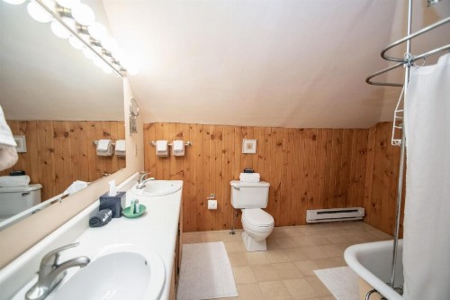 Looking Glass Inn - image 10