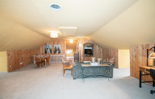 Looking Glass Inn - image 32