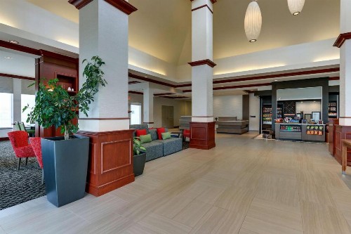 Hilton Garden Inn Indianapolis Airport - image 2