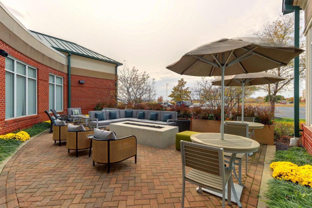 Hilton Garden Inn Indianapolis Airport - image 3