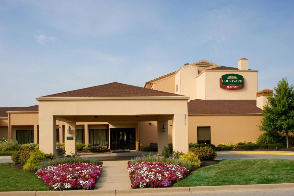 Courtyard by Marriott Indianapolis Airport - main image