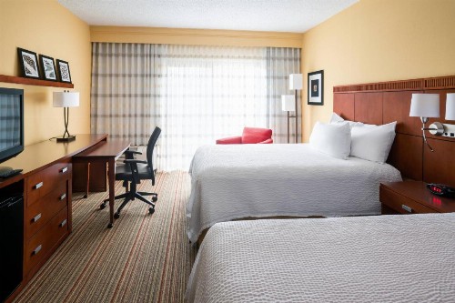 Courtyard by Marriott Indianapolis Airport - image 12