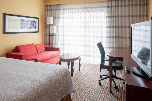 Courtyard by Marriott Indianapolis Airport - image 14