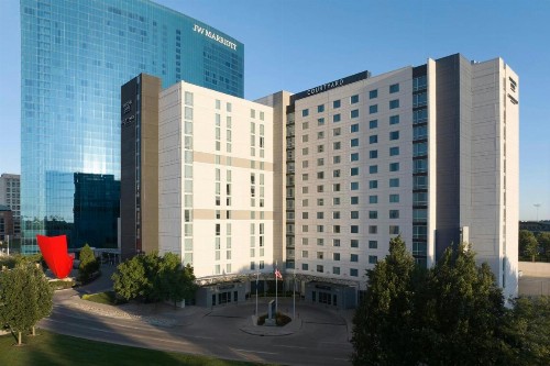 Courtyard Indianapolis Downtown - image 2