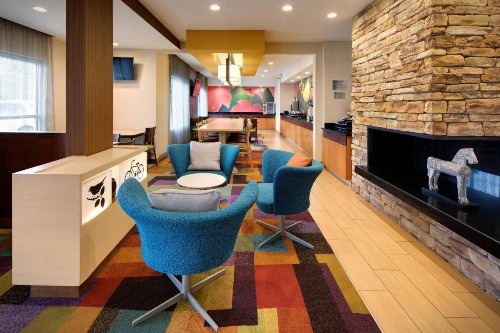 Fairfield Inn & Suites Indianapolis Airport - image 1