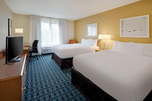 Fairfield Inn & Suites Indianapolis Airport - image 13