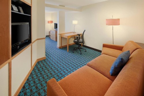 Fairfield Inn & Suites Indianapolis Airport - image 19