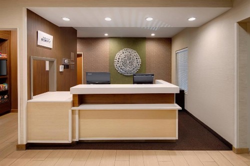 Fairfield Inn & Suites Indianapolis Airport - image 3