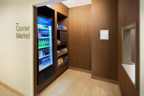 Fairfield Inn & Suites Indianapolis Airport - image 9