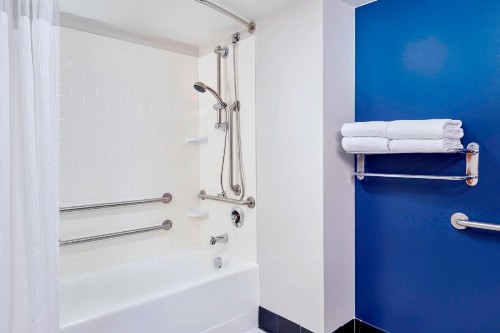Fairfield Inn Suites Indianapolis Downtown - image 22