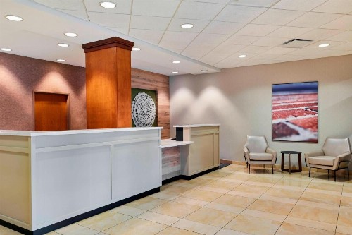 Fairfield Inn Suites Indianapolis Downtown - image 23