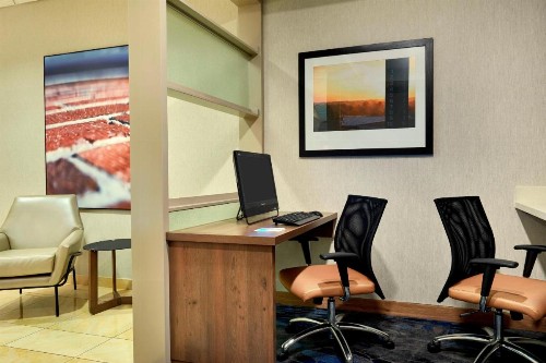 Fairfield Inn Suites Indianapolis Downtown - image 6