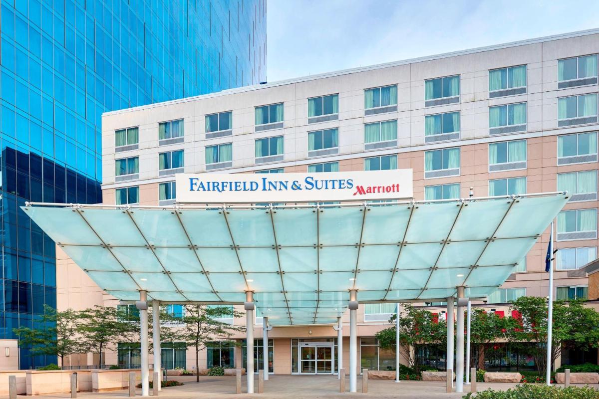 Fairfield Inn Suites Indianapolis Downtown - image 7