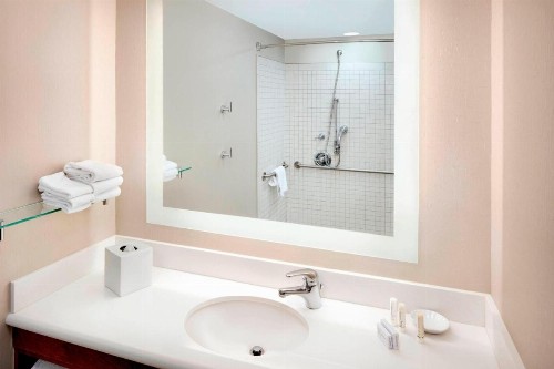 SpringHill Suites Indianapolis Downtown - image 26
