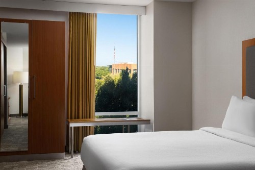 SpringHill Suites Indianapolis Downtown - image 7