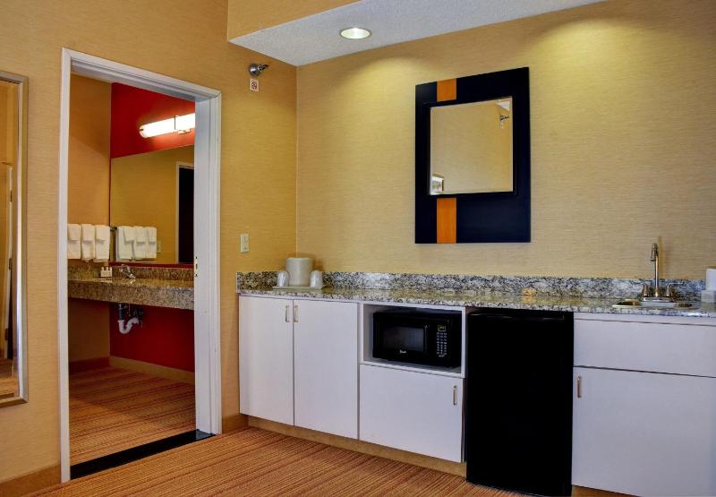 Courtyard by Marriott Indianapolis South - image 6