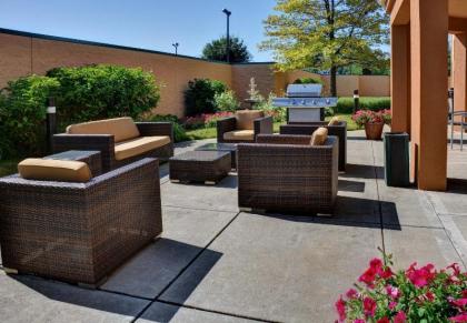 Courtyard by Marriott Indianapolis South - image 9