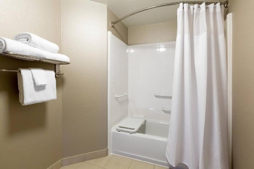 SpringHill Suites Indianapolis Fishers - image 17