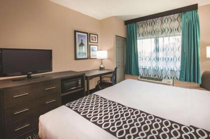 La Quinta Inn by Wyndham Indianapolis North at Pyramids - image 10