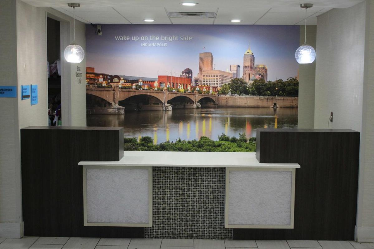 Best Western Plus Indianapolis Downtown - image 2