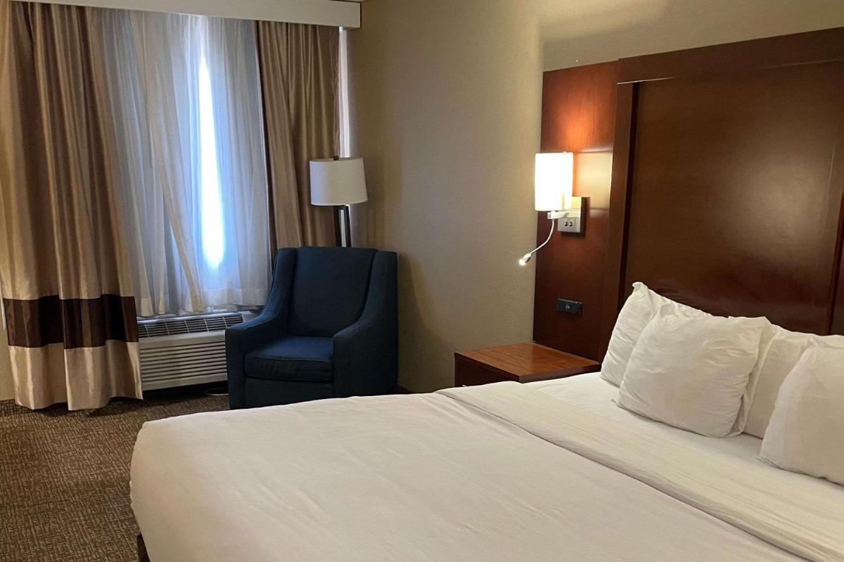 Comfort Inn Indianapolis South I-65 - image 2