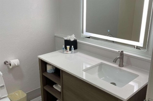 Comfort Inn Indianapolis South I-65 - image 6