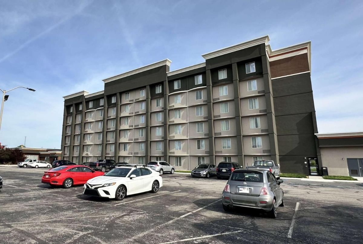 La Quinta by Wyndham Indianapolis South - main image