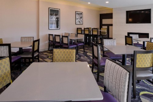 La Quinta by Wyndham Indianapolis South - image 26