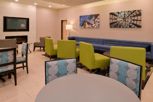 La Quinta by Wyndham Indianapolis South - image 4