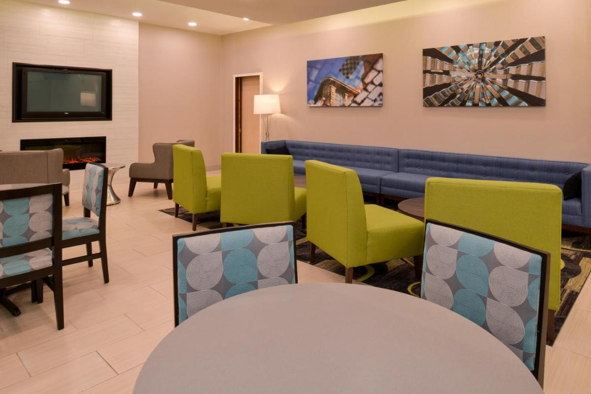 La Quinta by Wyndham Indianapolis South - image 4