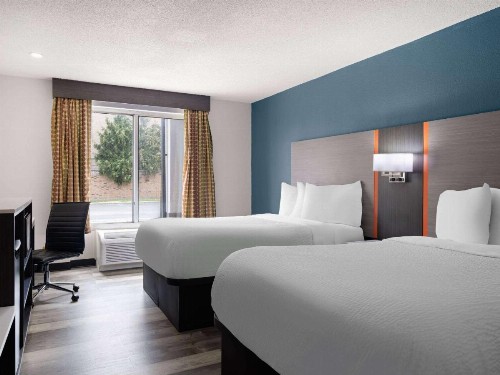 Quality Inn East Indianapolis - image 14