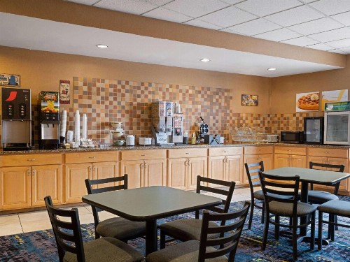 Quality Inn East Indianapolis - image 19