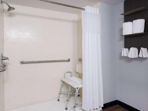 Quality Inn East Indianapolis - image 24