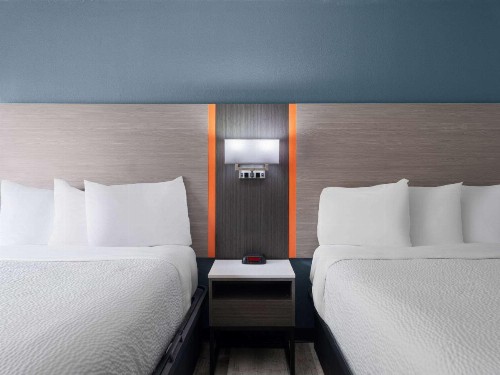 Quality Inn East Indianapolis - image 9