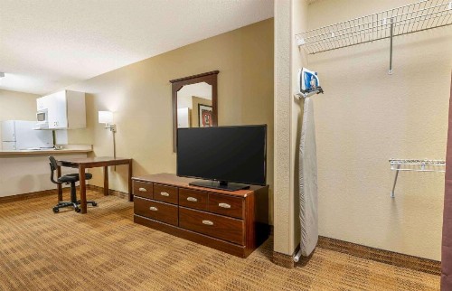 Extended Stay America Suites - Indianapolis - Airport - image 17