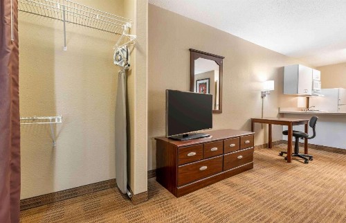 Extended Stay America Suites - Indianapolis - Airport - image 20