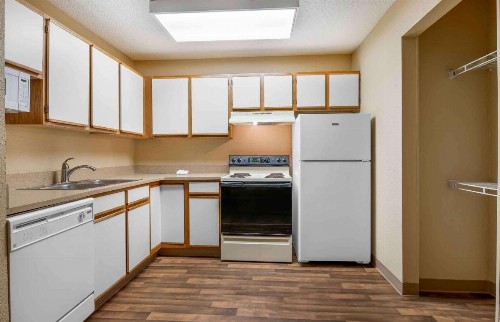 Extended Stay America Suites - Indianapolis - West 86th St - image 3