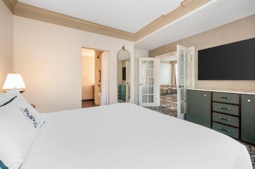 Omni Severin Hotel - image 11